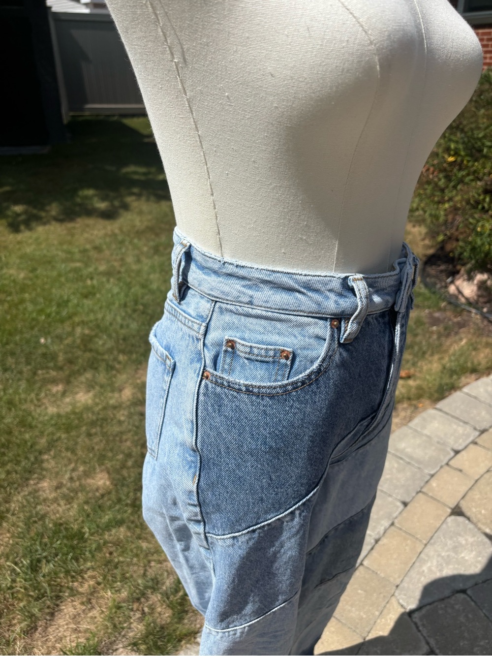 Two-Tone Patchwork Jeans - Picture 5 of 8